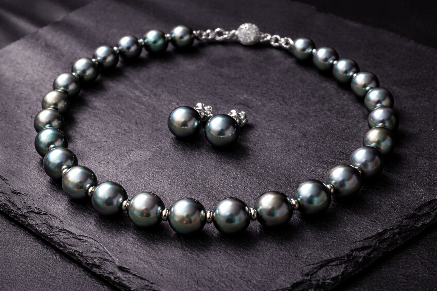 pearlsonly-blog-109-image-5-pearl - Sorte perlesæt - Perlesmykker - pearlsonly